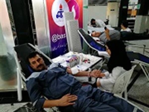 اهداء خون توسط کارکنان بسیجی شرکت بهره برداری نفت و گاز زاگرس جنوبی