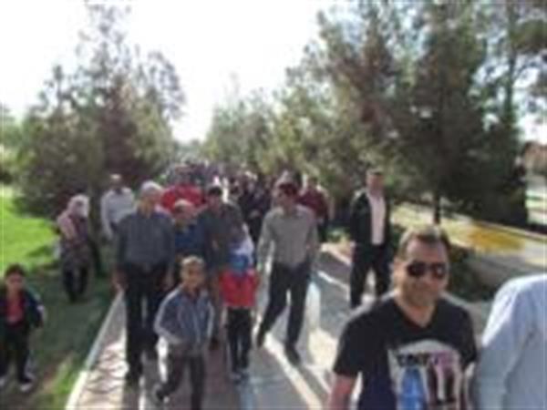 پیاده روی خانواده های کارکنان شرکت بهره برداری نفت و گاز زاگرس جنوبی در شیراز